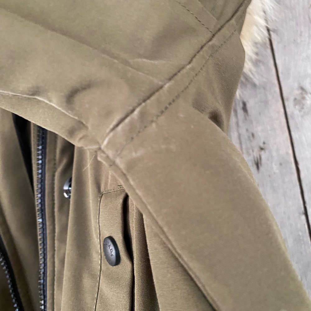 Canada Goose Parka - Picture 9 of 9